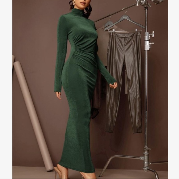 Sexy Ruched High Neck Long Sleeve Solid Fitted Bodycon Dress - Picture 10 of 11